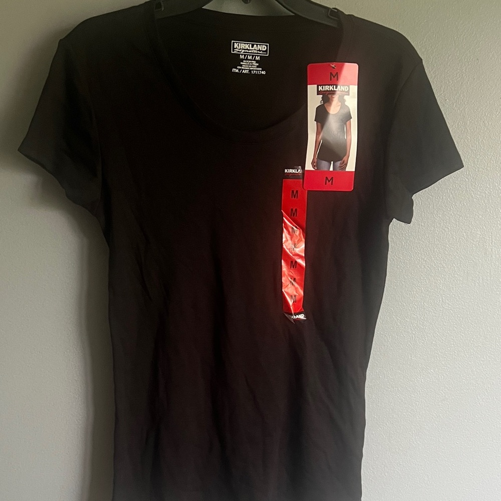 Kirkland Signature Slug Tee Black V-neck Tee M